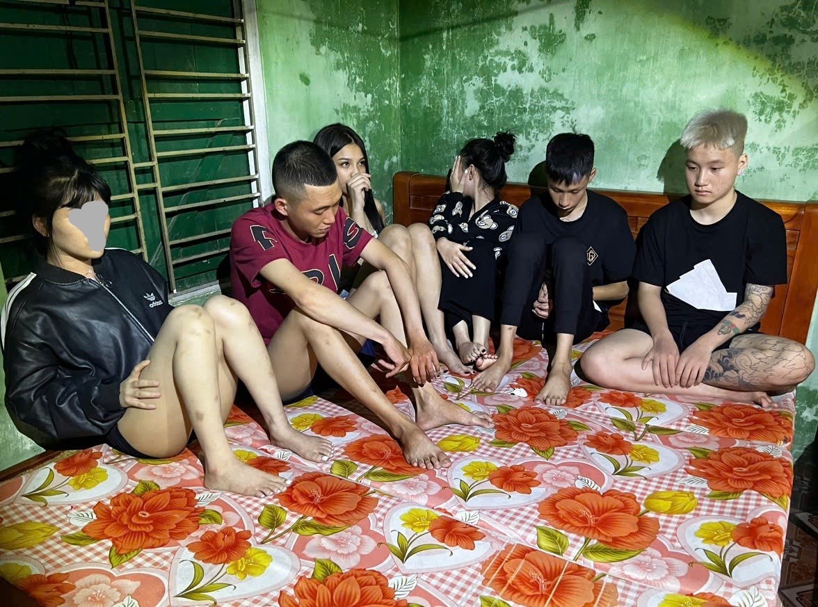 Bắt giữ 4 đối tượng về hành vi tổ chức sử dụng, tàng trữ trái phép chất ma túy
